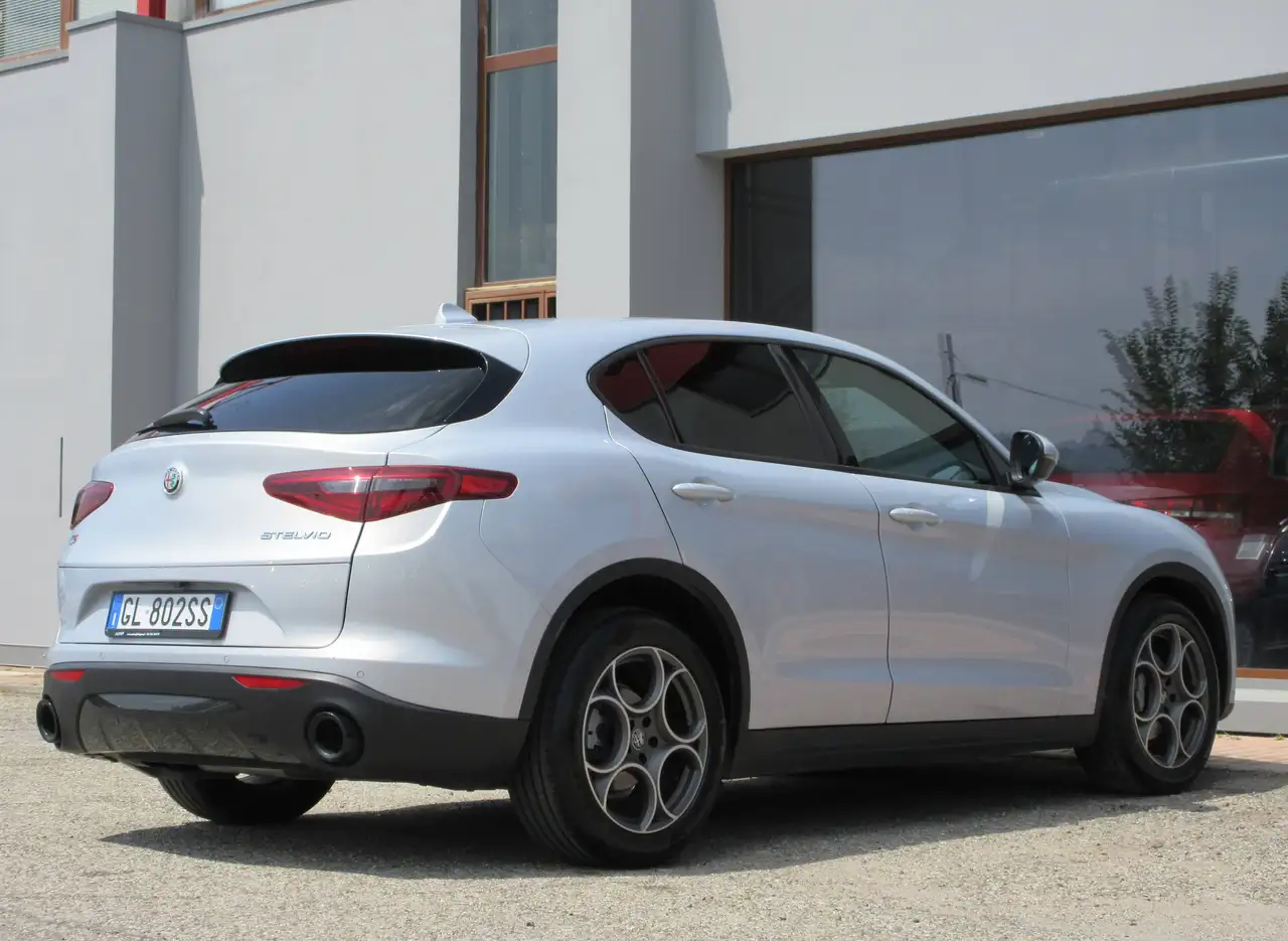 Alfa Romeo Stelvio 2022