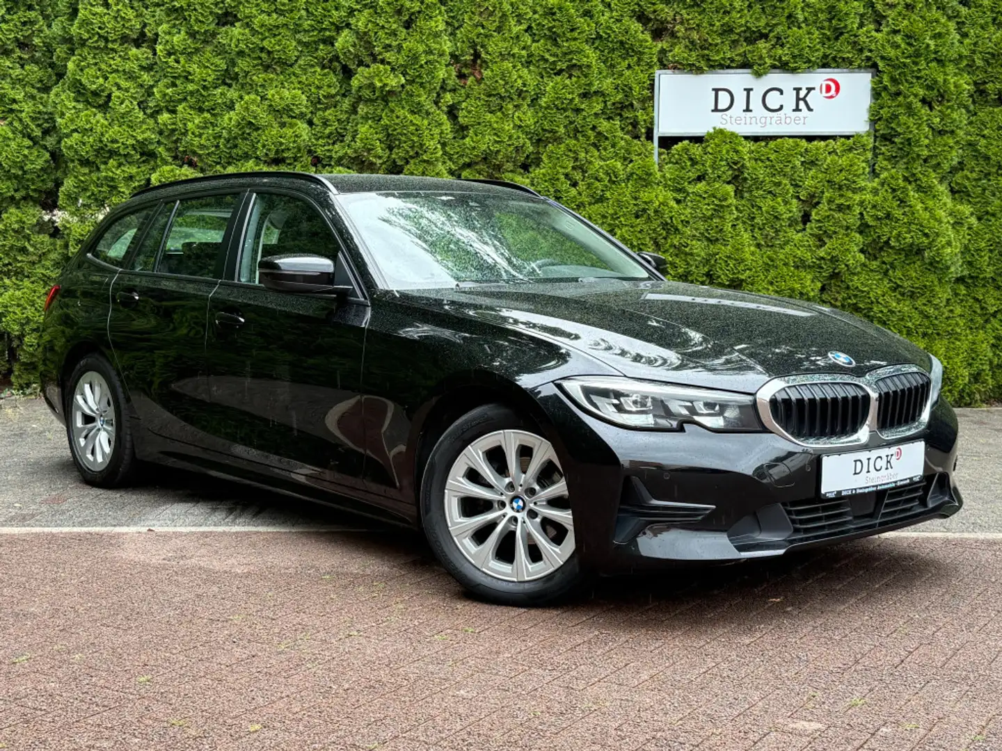BMW 318 d Aut. Touring Advantage LED+NAV+ACC+SHZ+DAB Noir - 1