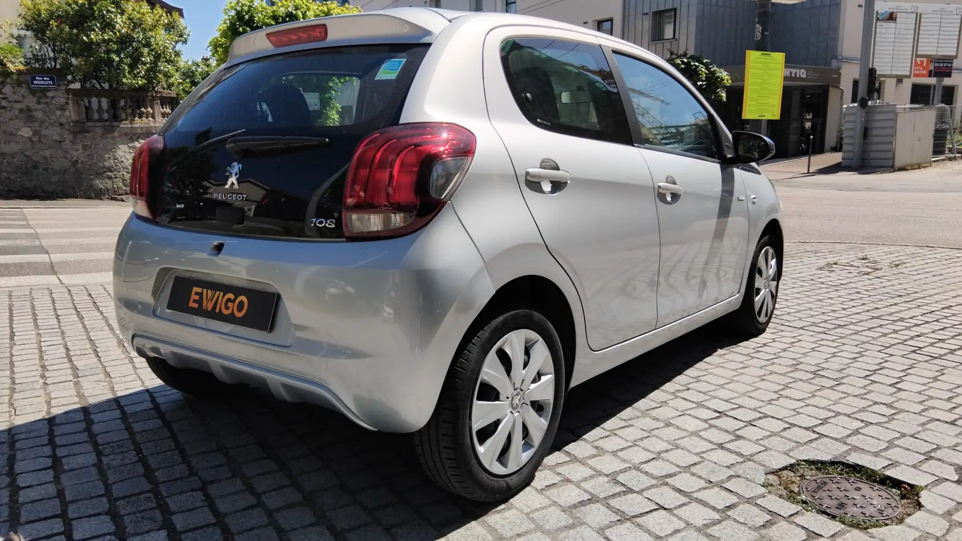 Peugeot 108 1.0 VTI 70 STYLE - 2