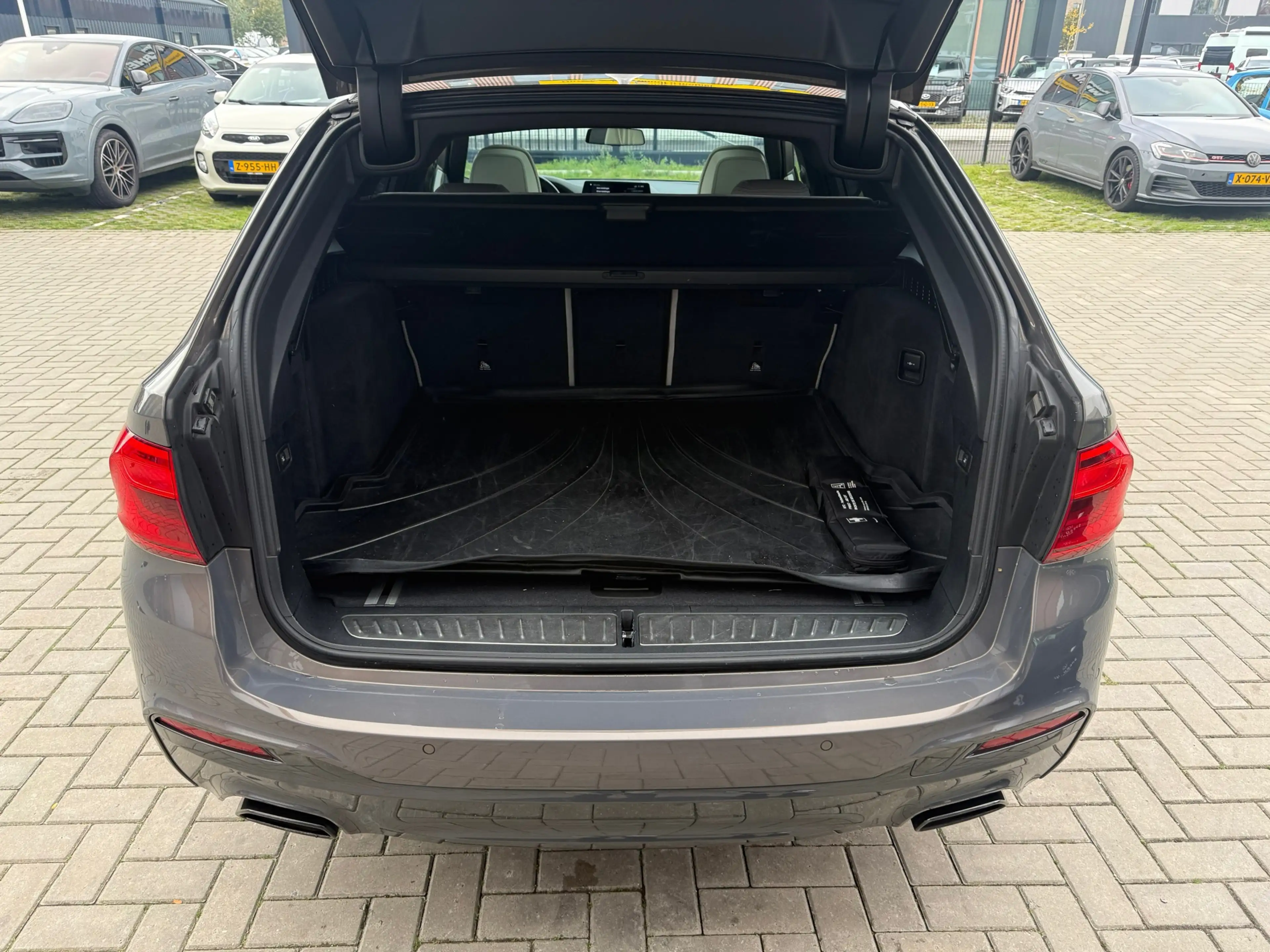 BMW 540 5-serie Touring 540i xDrive High Executive/B&W/Nig — photo 10