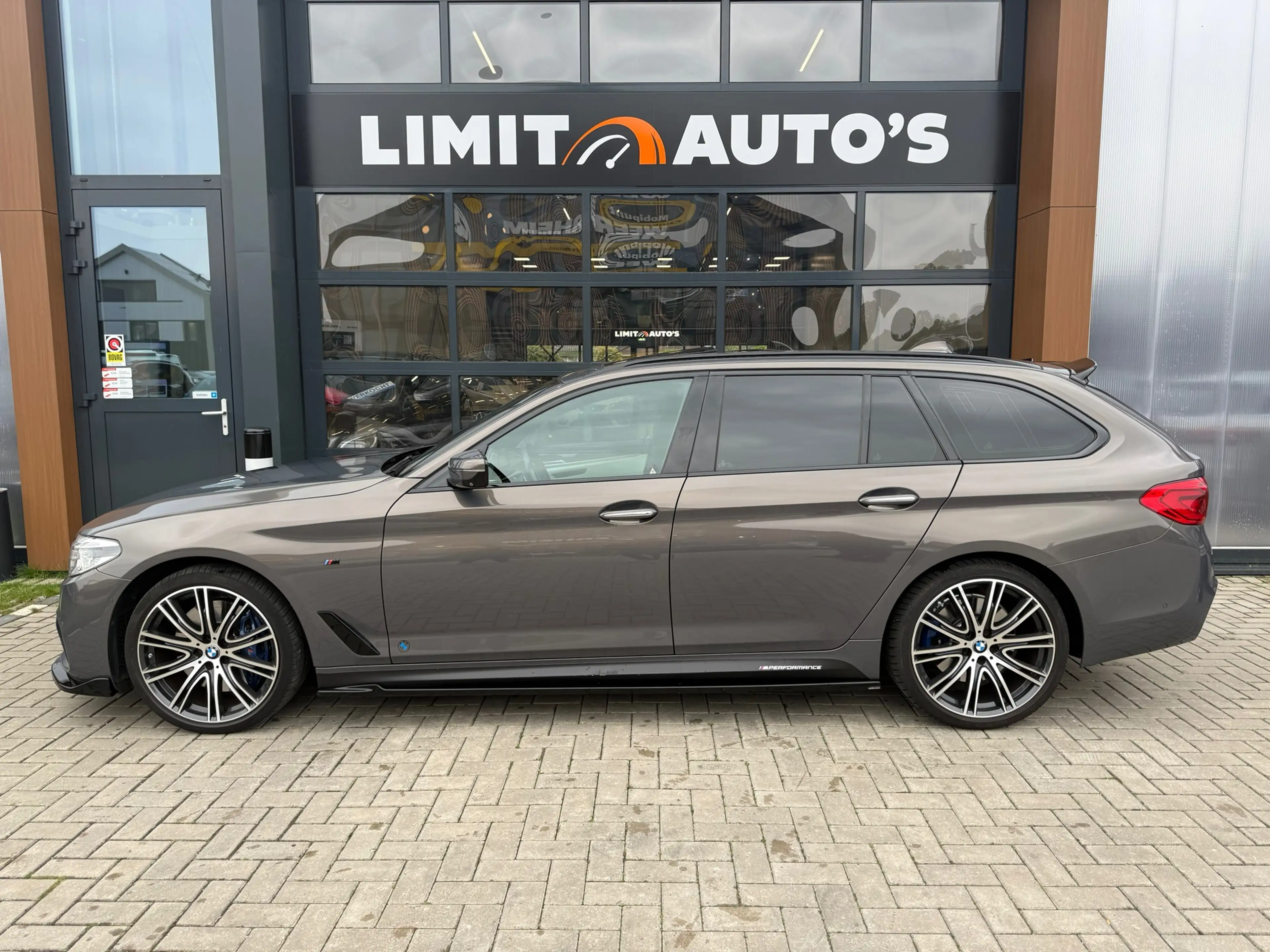 BMW 540 5-serie Touring 540i xDrive High Executive/B&W/Nig — photo 7