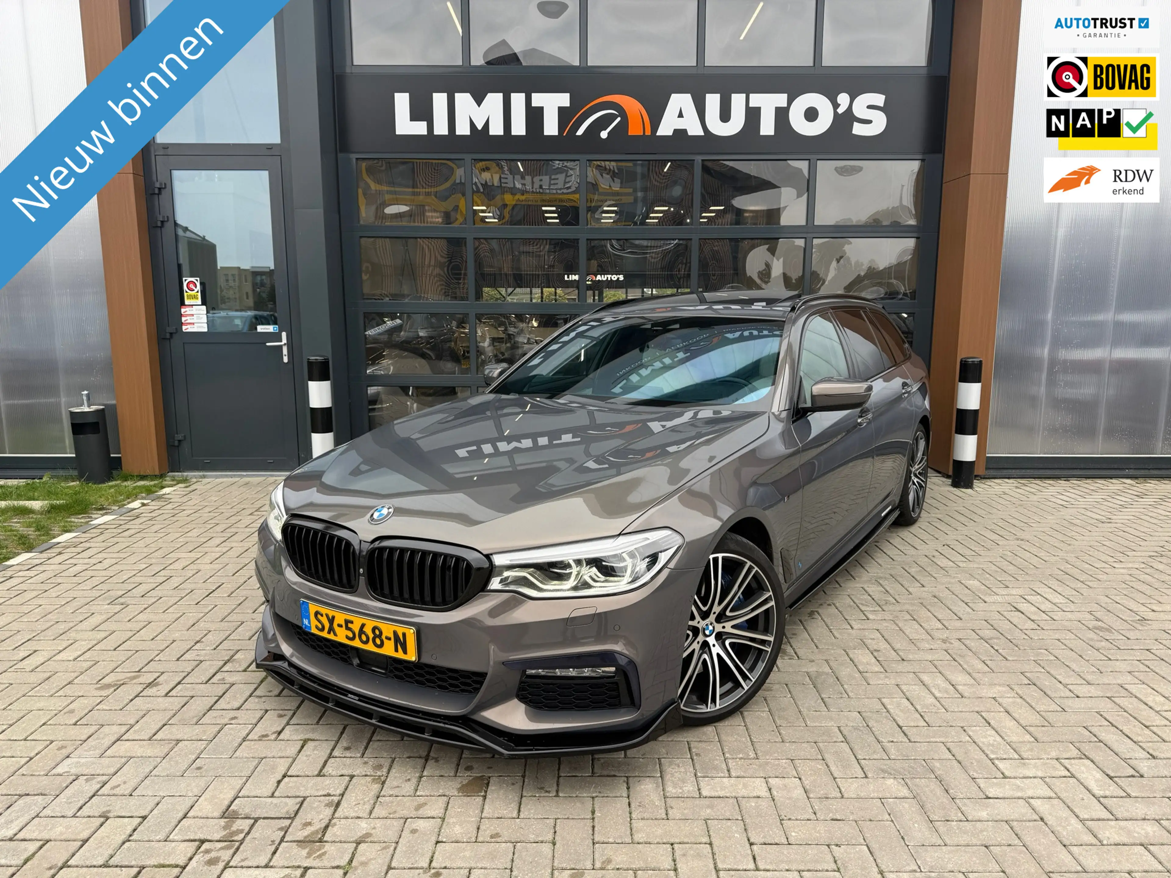 BMW 540 5-serie Touring 540i xDrive High Executive/B&W/Nig