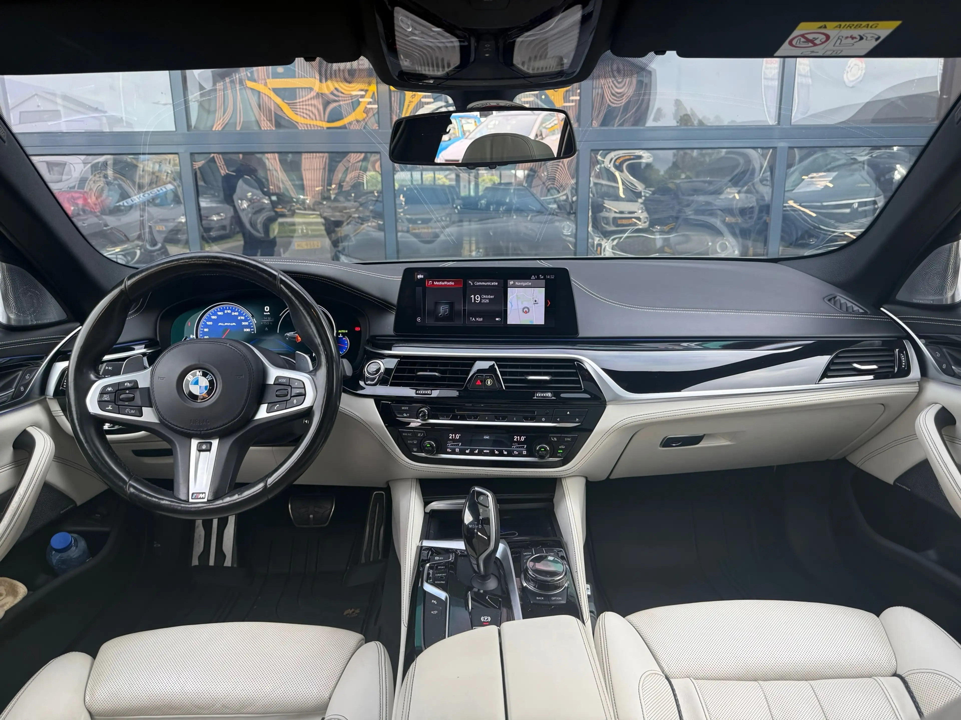 BMW 540 5-serie Touring 540i xDrive High Executive/B&W/Nig — photo 3