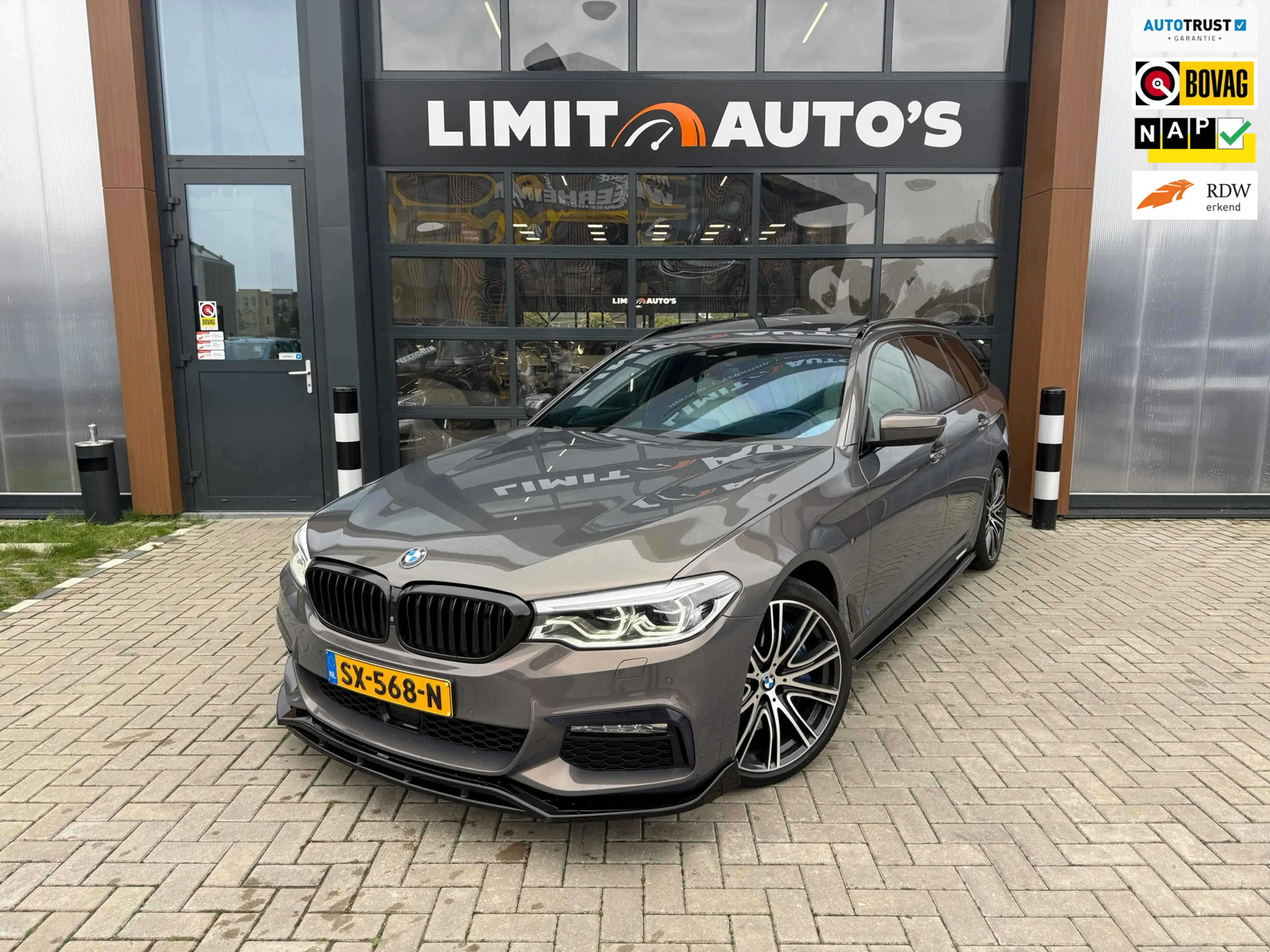 BMW 540 5-serie Touring 540i xDrive High Executive/B&W/Nig
