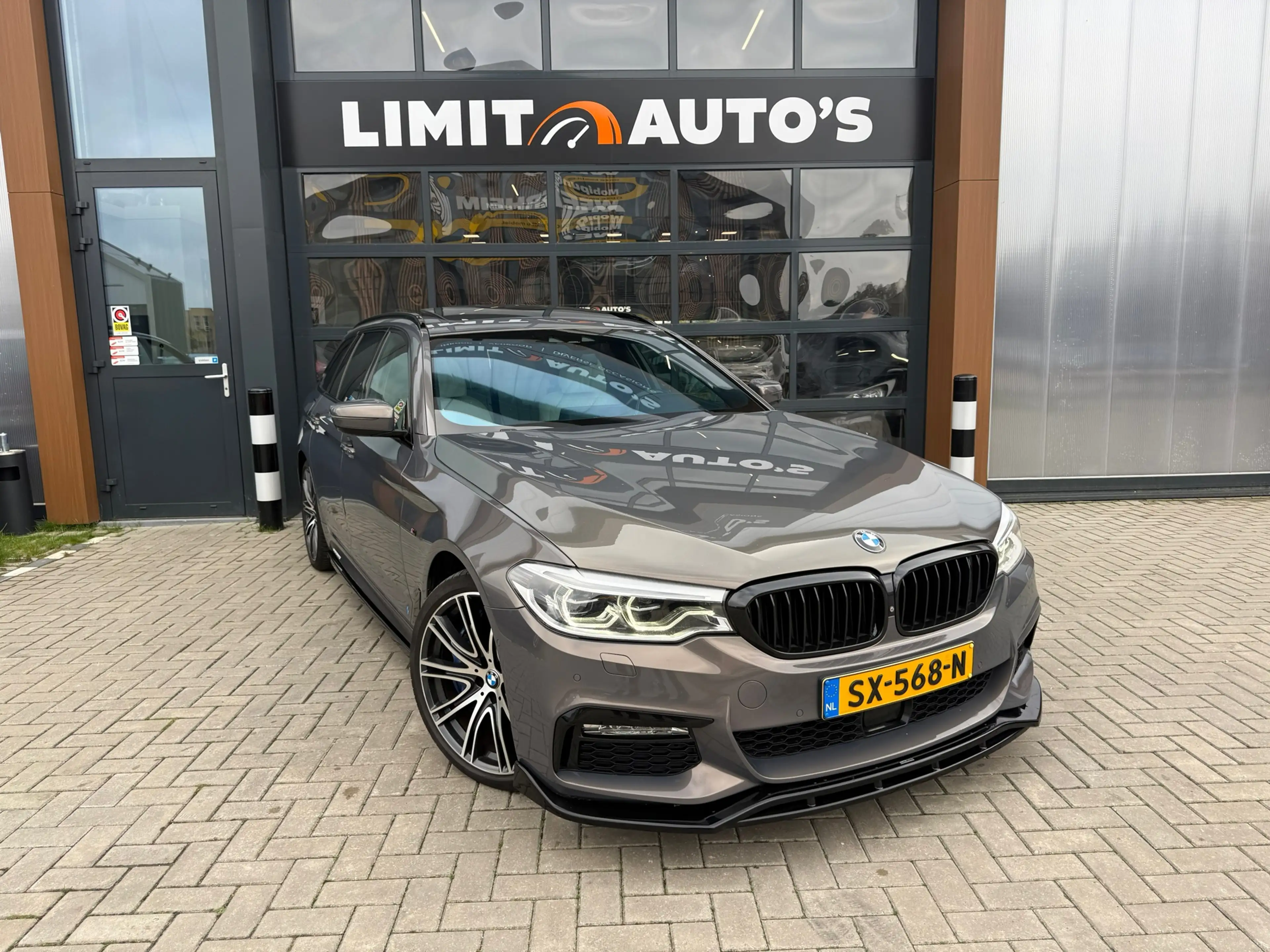 BMW 540 5-serie Touring 540i xDrive High Executive/B&W/Nig — photo 4