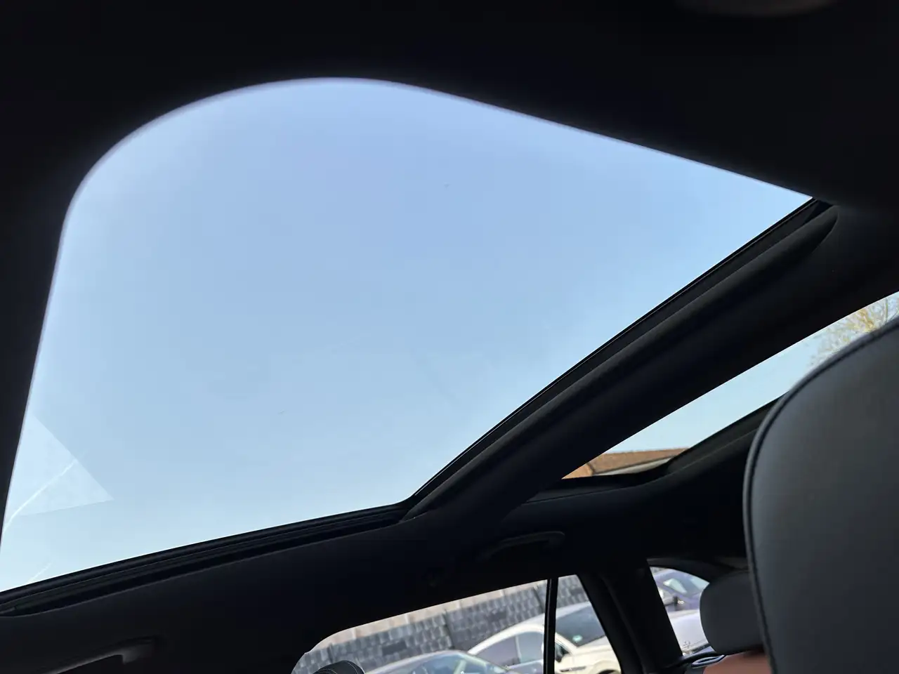 Mercedes-Benz C 220 T Avantgarde NAV+LED+KAM+PANO+VCOCKPIT+PP 10