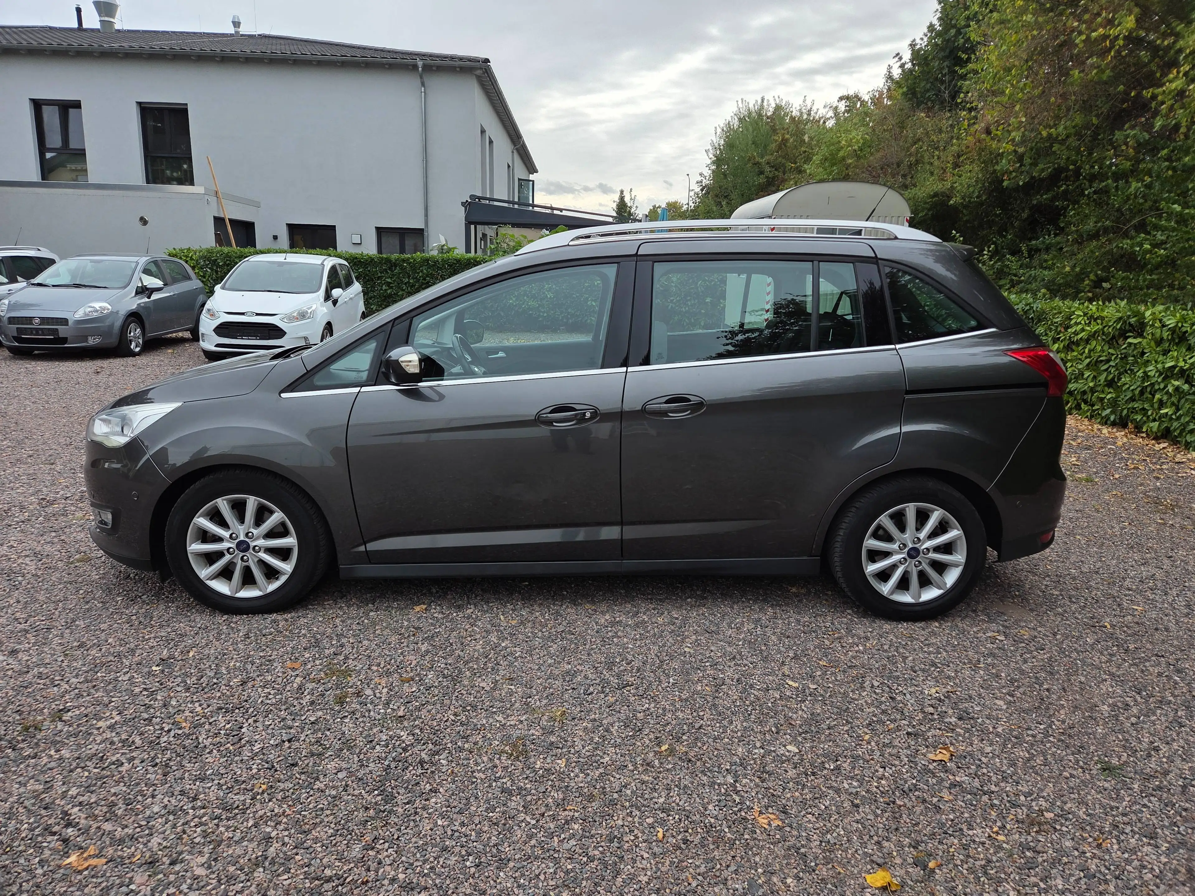 Ford Grand C-Max Titanium — photo 6