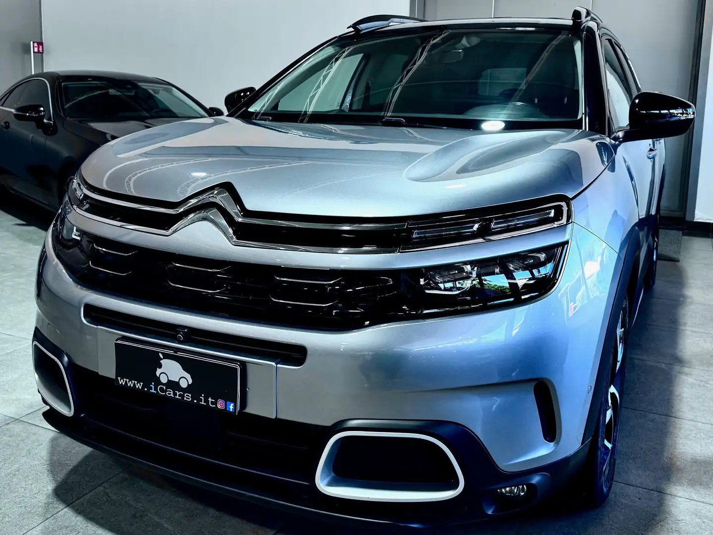 Citroen C5 Aircross 1.6 Hybrid 225CV EAT8 Shine Grijs - 1