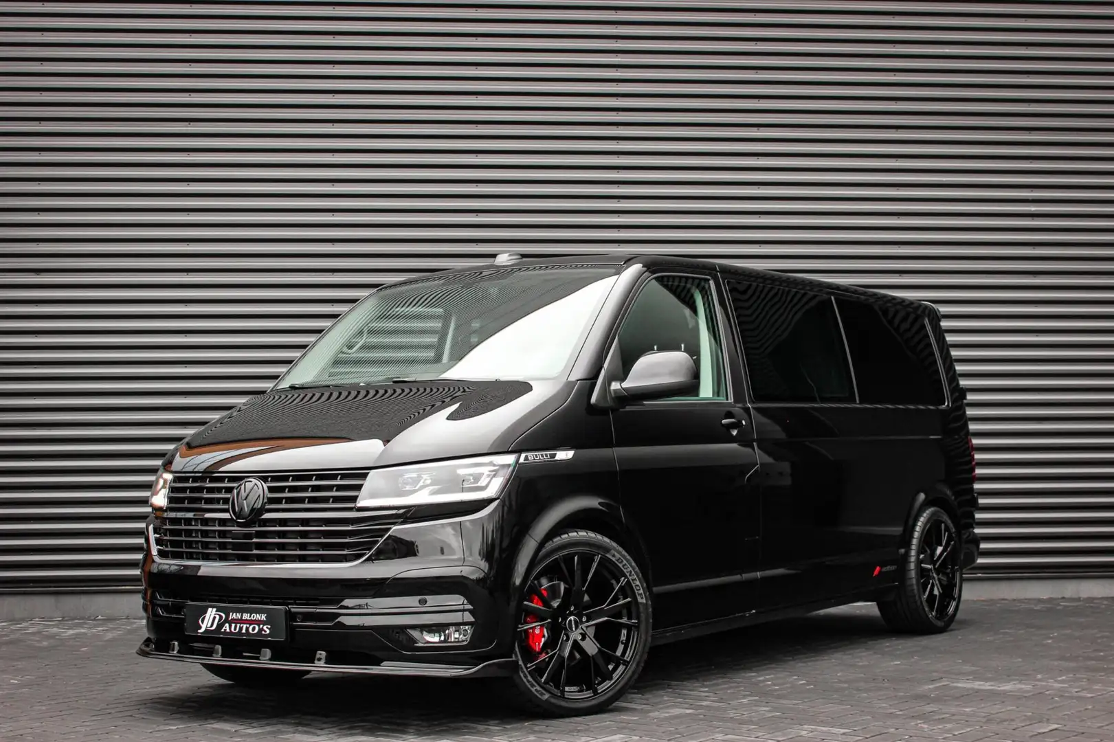 Volkswagen Transporter 2.0 TDI L2H1 30 DC BULLI 199PK DUBBEL CABINE / LED Zwart - 1
