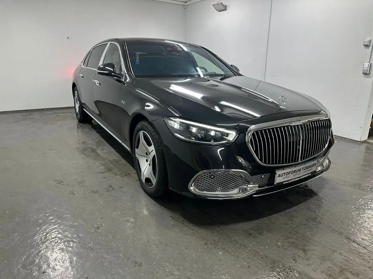 Mercedes-Benz S 680 Maybach *PANORAMA*EXKLUSIV*Chaufferpaket* Schwarz - 2