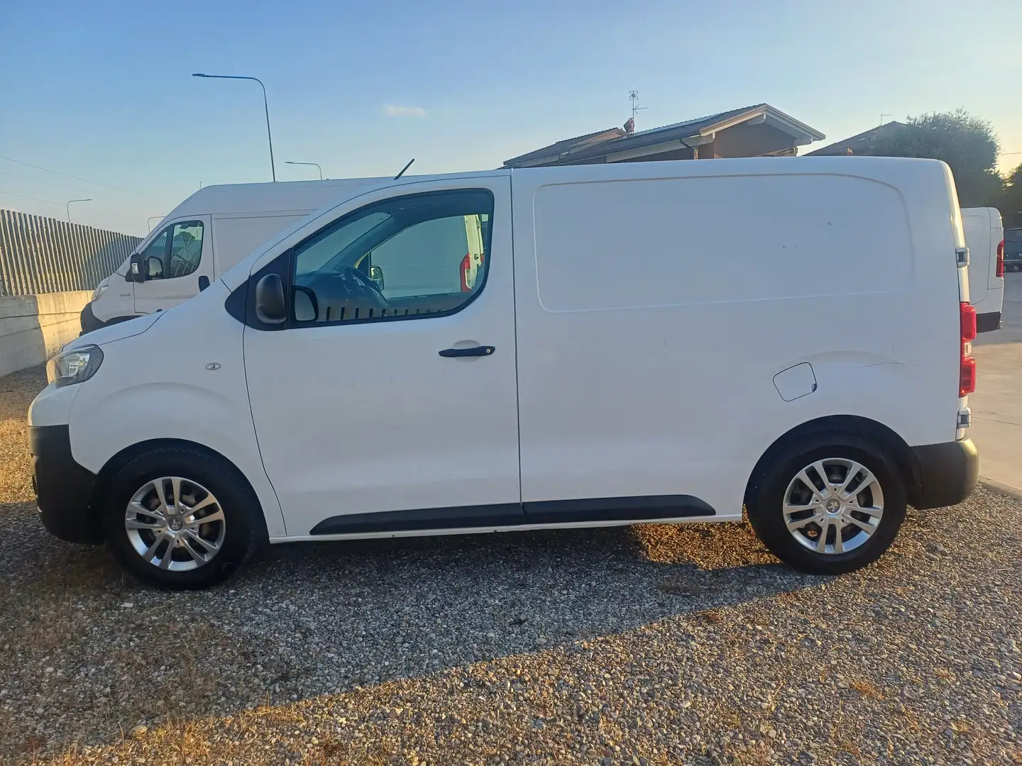 Peugeot e-Expert FURGONE 1.6 BLUEHDI 115 SeS PREMIUM COMPACT Blanco - 1