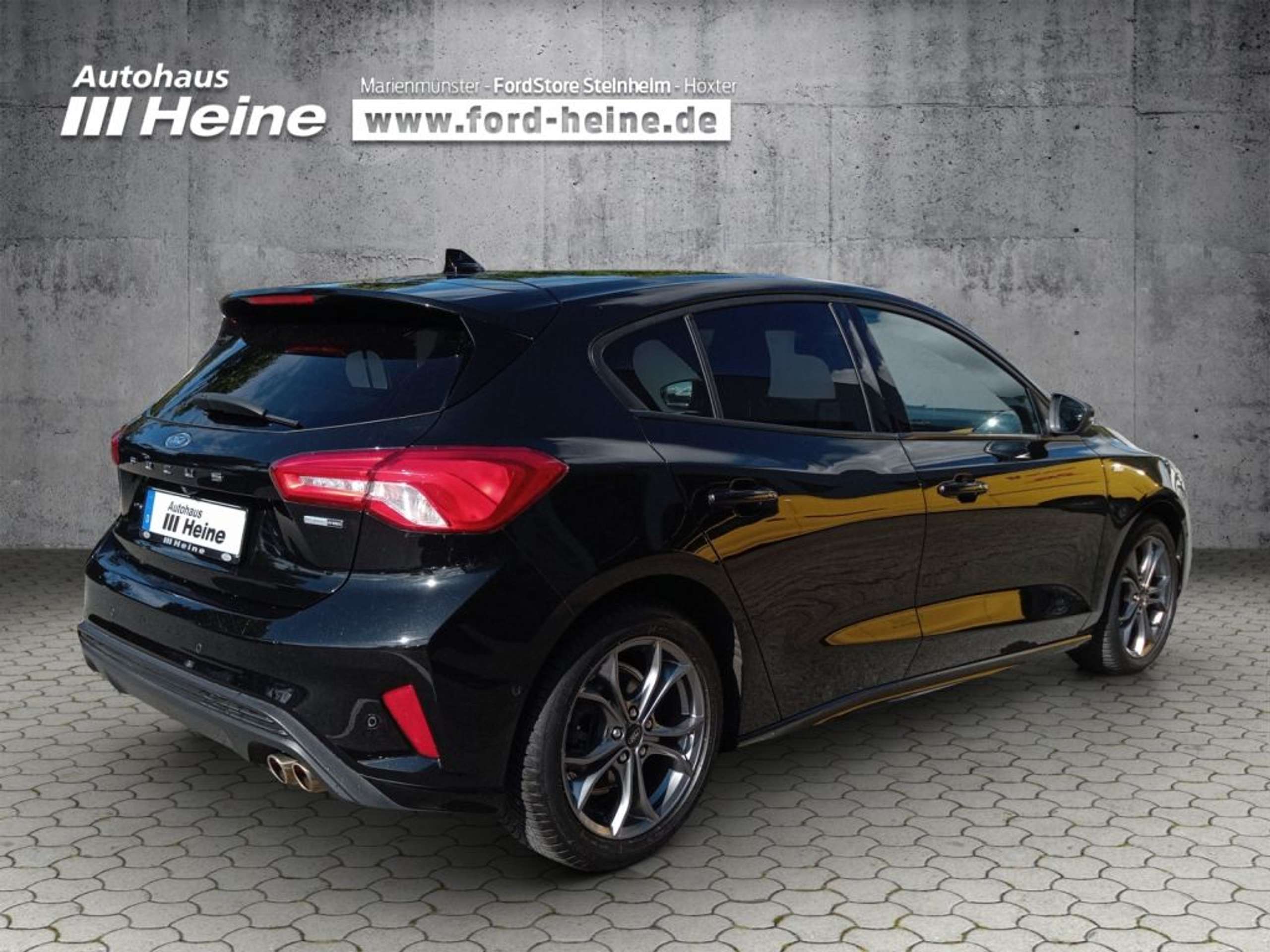 Fahrzeugabbildung Ford Focus 1.0 EcoBoost Start-Stopp-System ST-LINE - mit KI generiert/bearbeitet