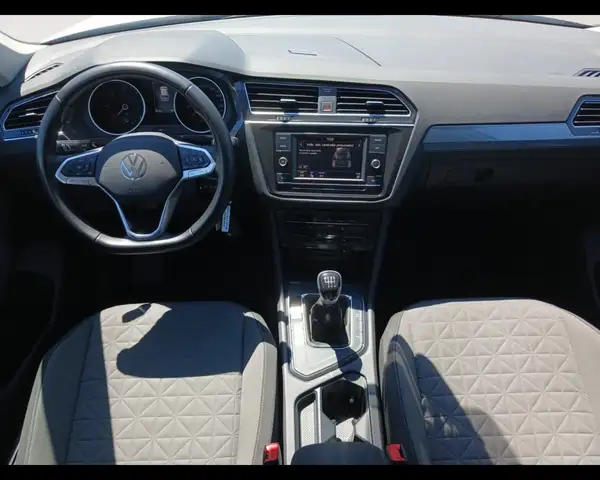 Volkswagen Tiguan view 10