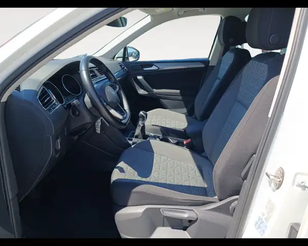 Volkswagen Tiguan view 9