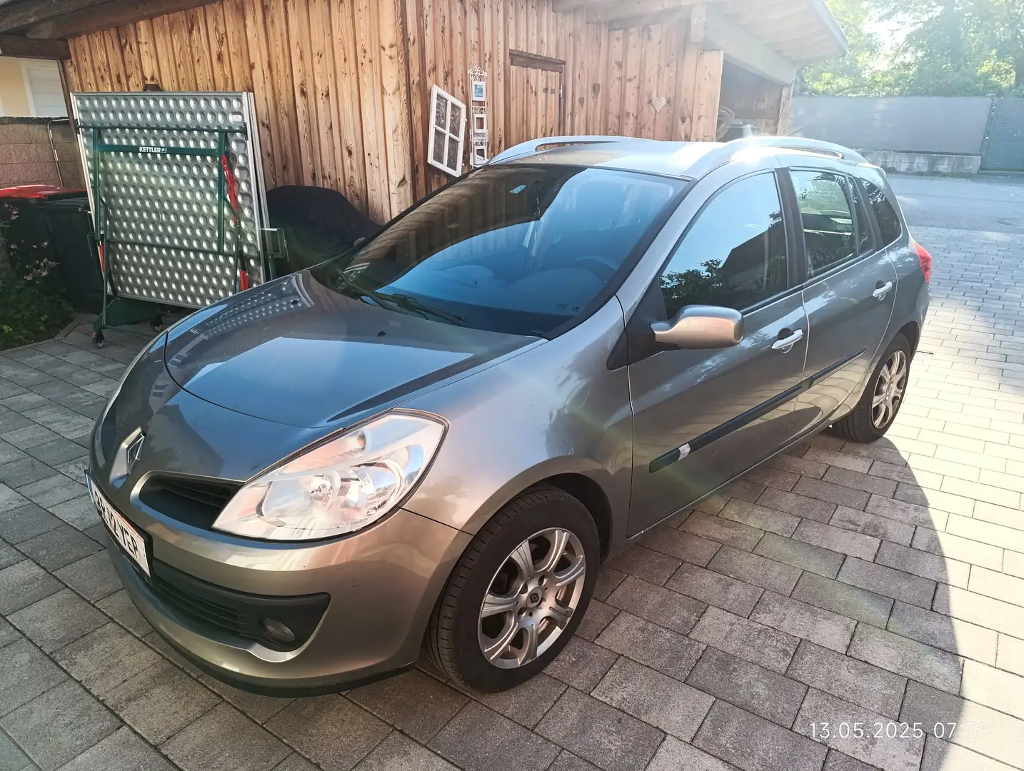 Renault Clio Clio Grandtour Dynamique 1,2 16V Dynamique Braun - 2