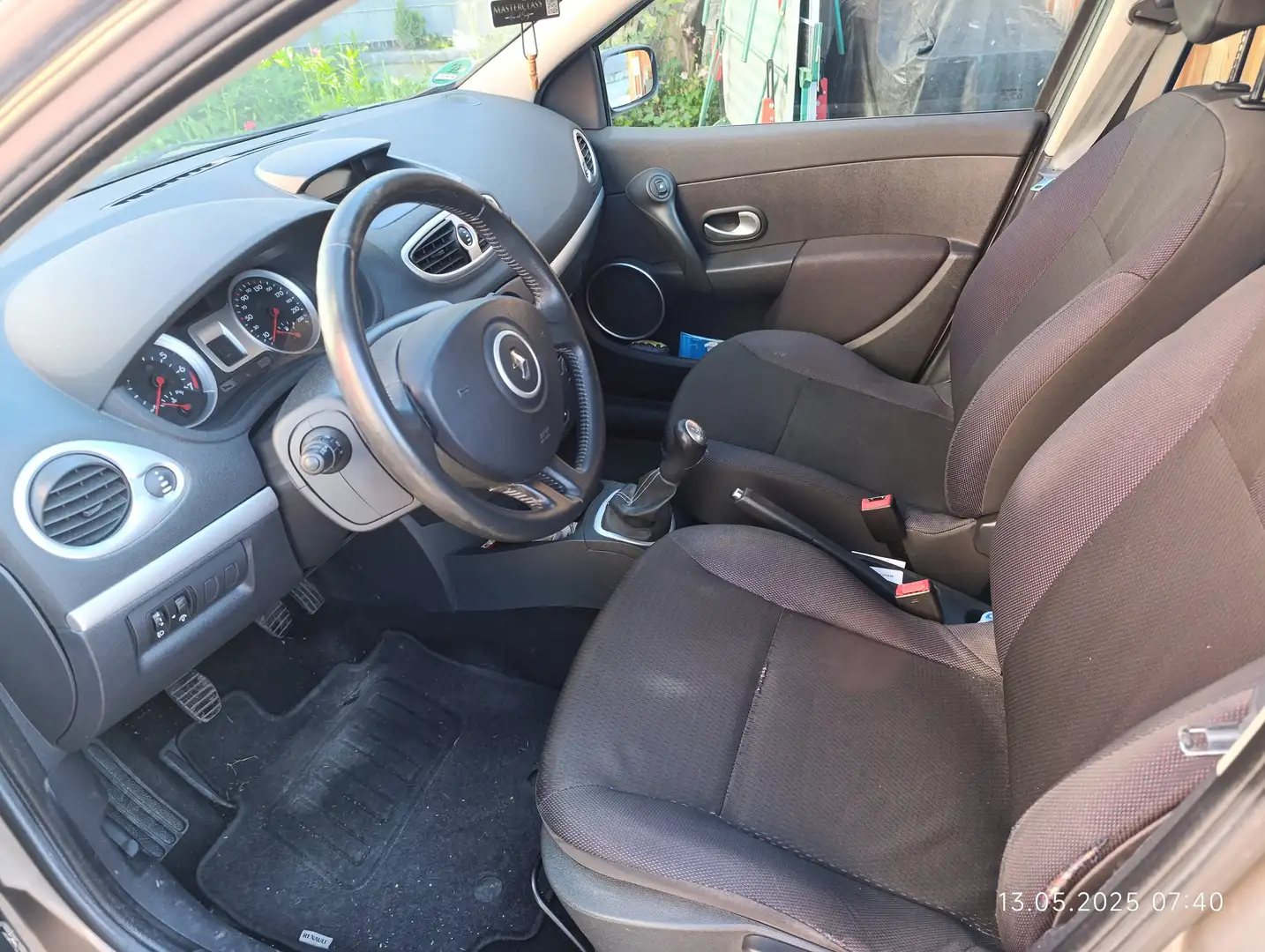 Renault Clio Clio Grandtour Dynamique 1,2 16V Dynamique Braun - 1