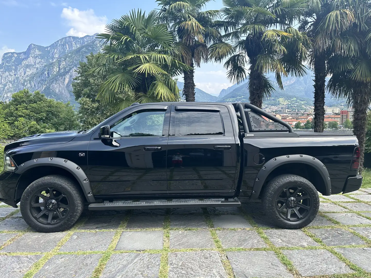 Dodge RAM 1500 5.7 V8 Crew Cab MB Limited 395cv at8 - 1