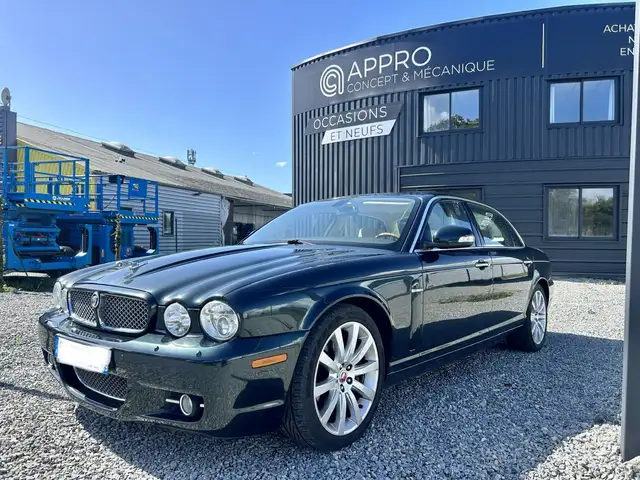 Jaguar XJ 6 2.7 V6 D Bi-Turbo DPF - BVA 6 2003 BERLINE Sovereign PHASE 2