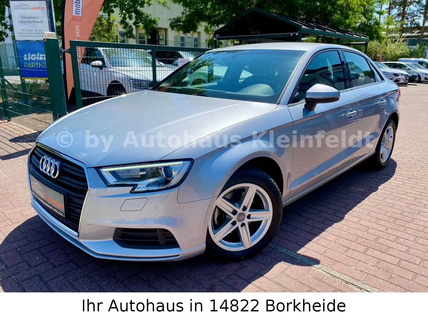Audi A3 Limousine 30 TFSI |XENON|PDC|AHK|SHZ Argent - 2