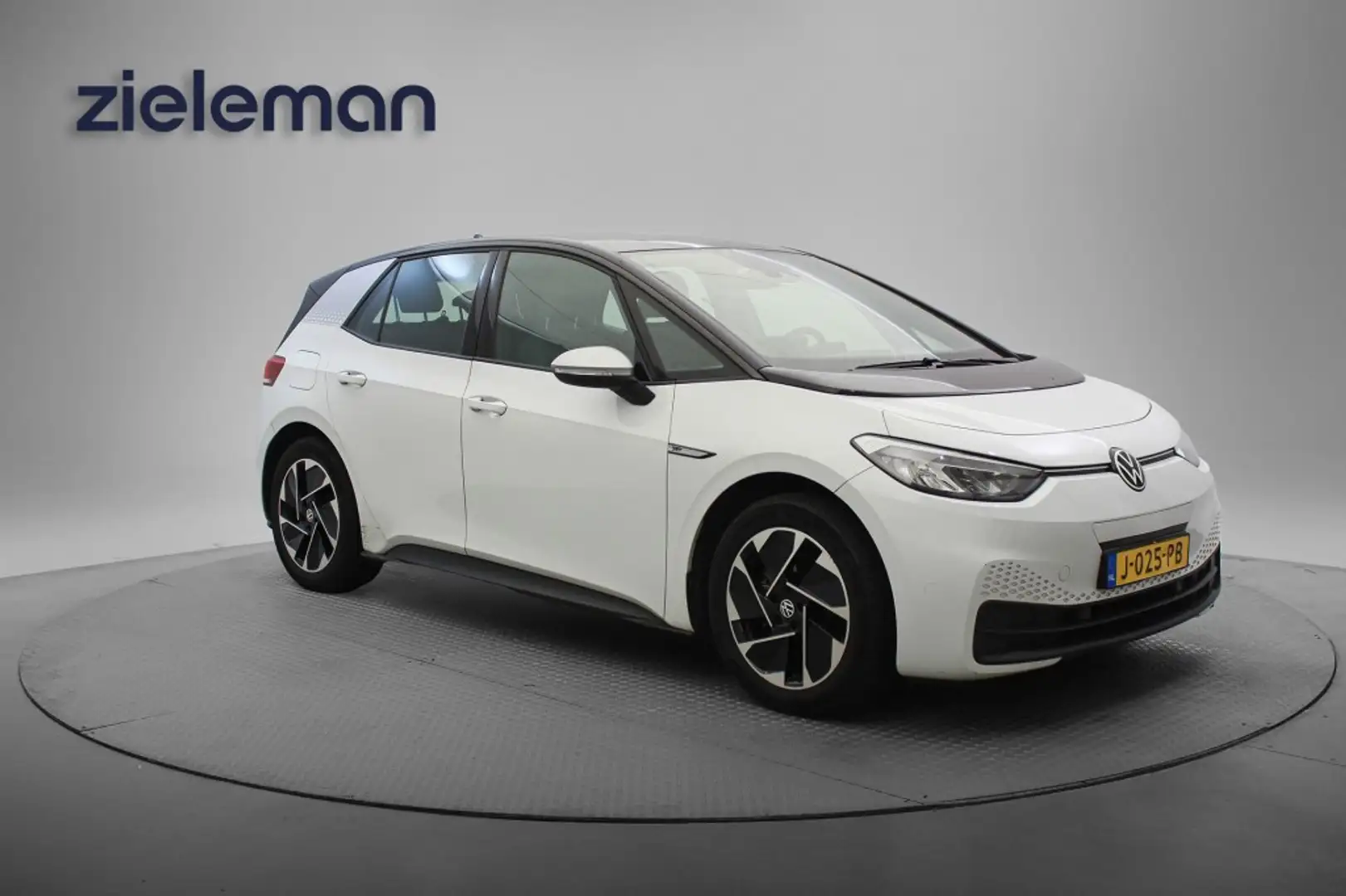Volkswagen ID.3 First 58 kWh - Carplay, Navi, Stoelverw. Cruise Белый - 1