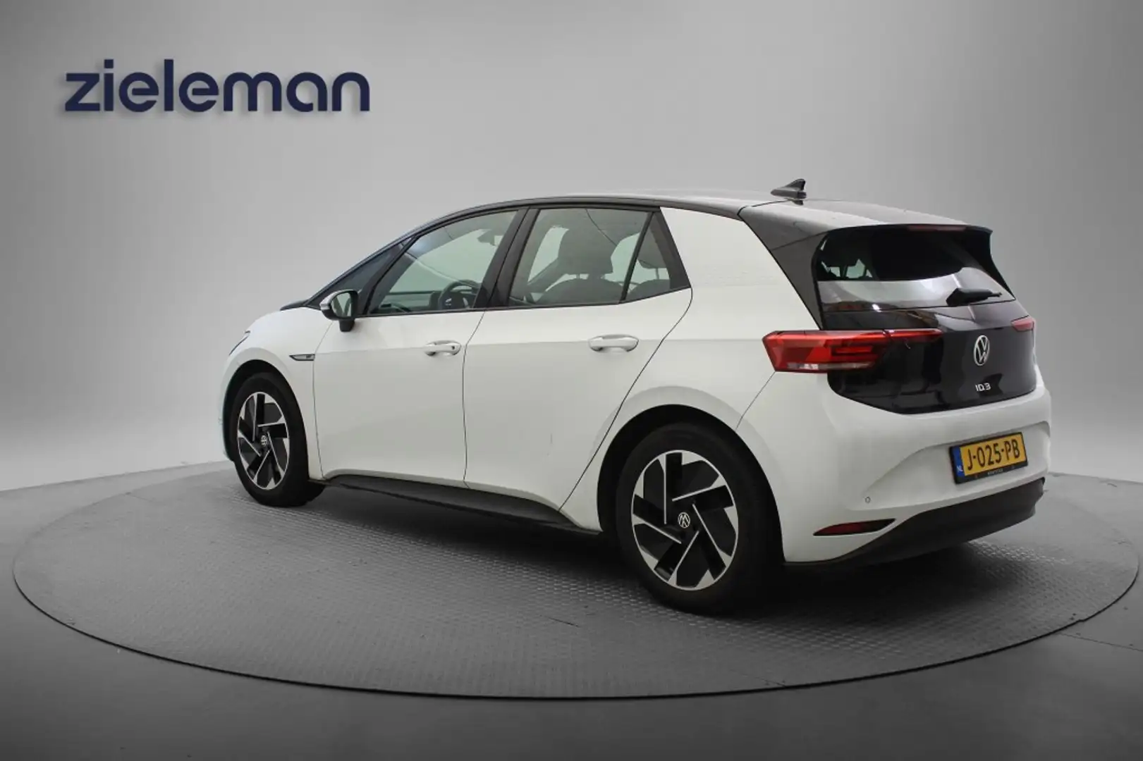 Volkswagen ID.3 First 58 kWh - Carplay, Navi, Stoelverw. Cruise Белый - 2