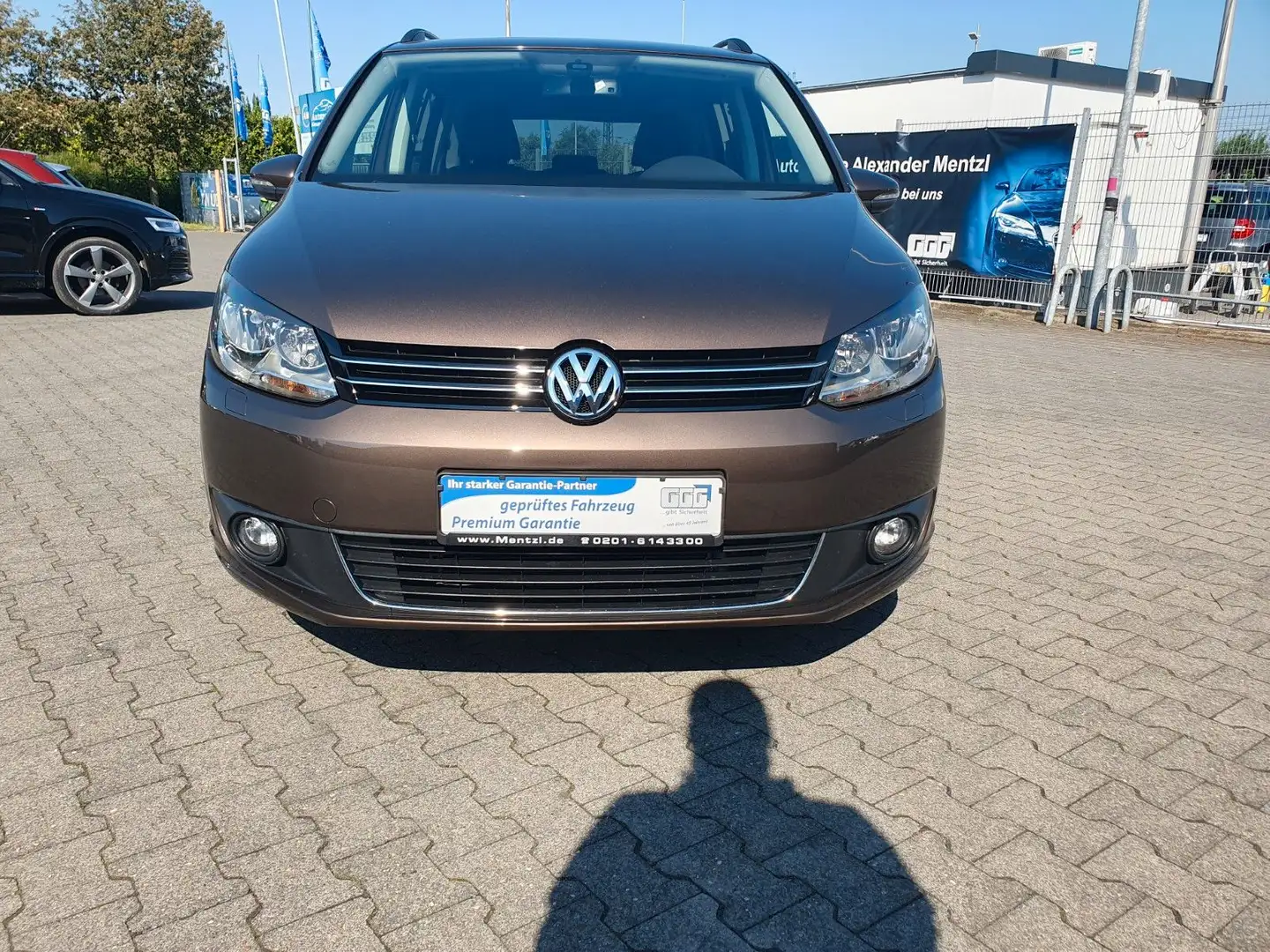 Volkswagen Touran Comfortline 7 Sitzer GARANTIE NAVI 2-HAND Brun - 2