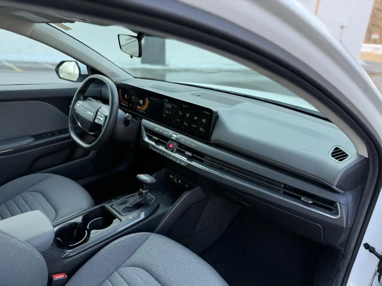 Kia K4 снимка Kia K4