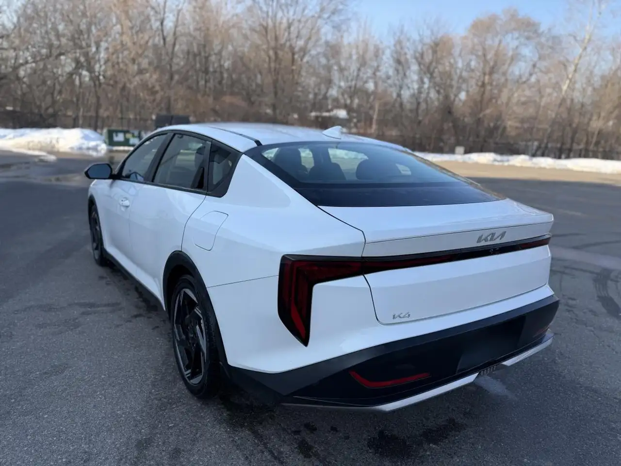 Kia K4 снимка Kia K4