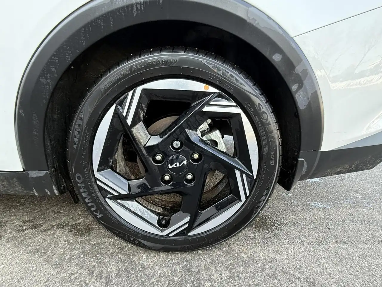 Kia K4 снимка Kia K4