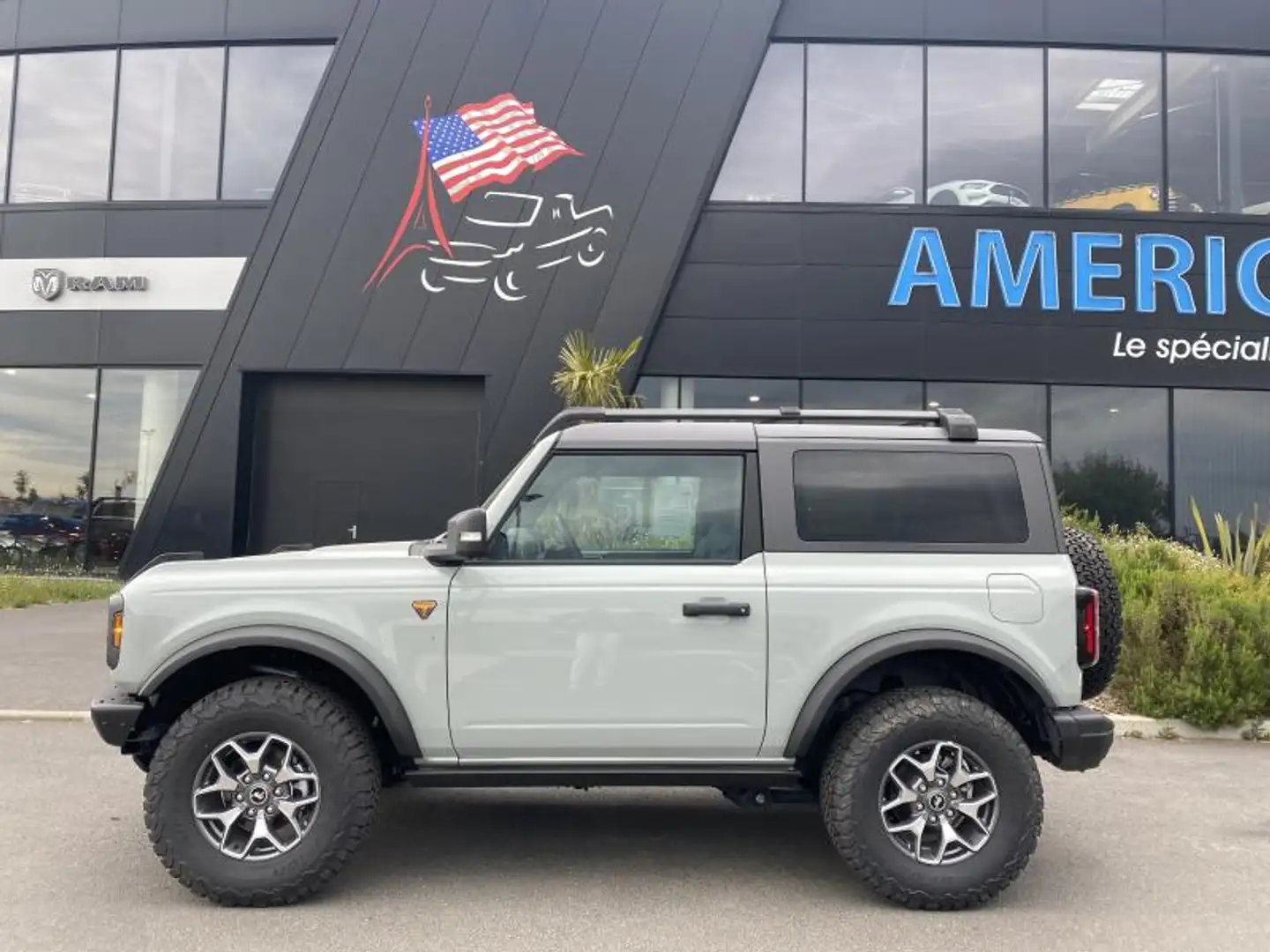 Ford Bronco BADLANDS 2 DOORS Gri - 2