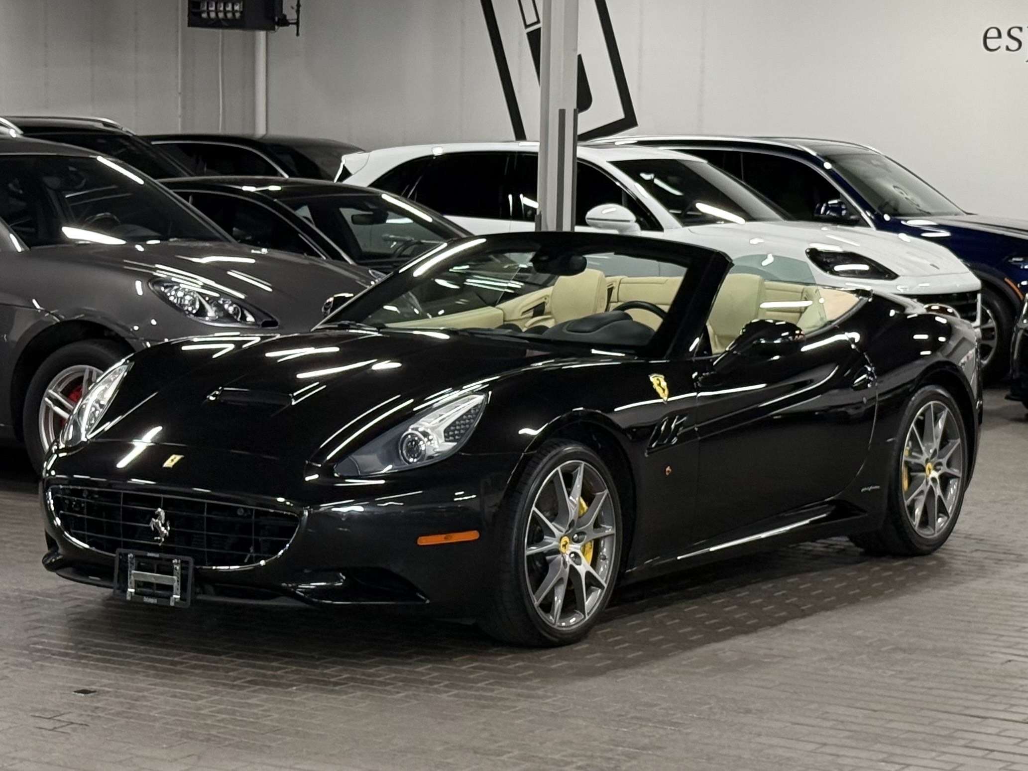 2013 Ferrari California 2dr Conv | HANDLING SPECIALE PACKAGE