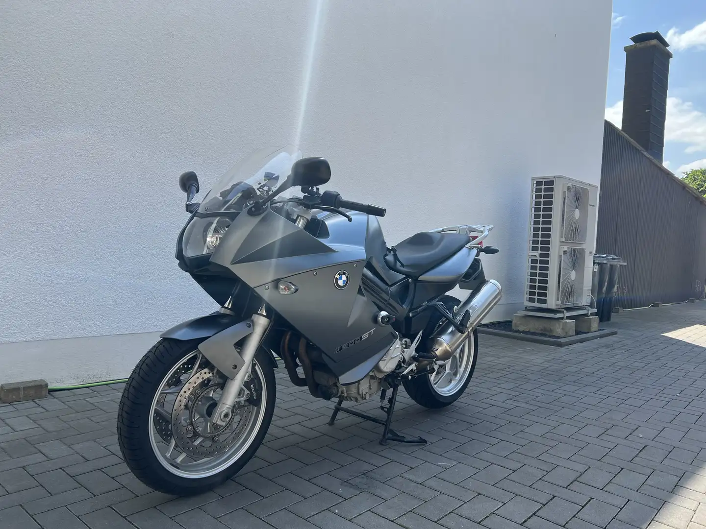 BMW F 800 ST inkl. Navi, Koffer, Lenkererh. Ezüst - 2