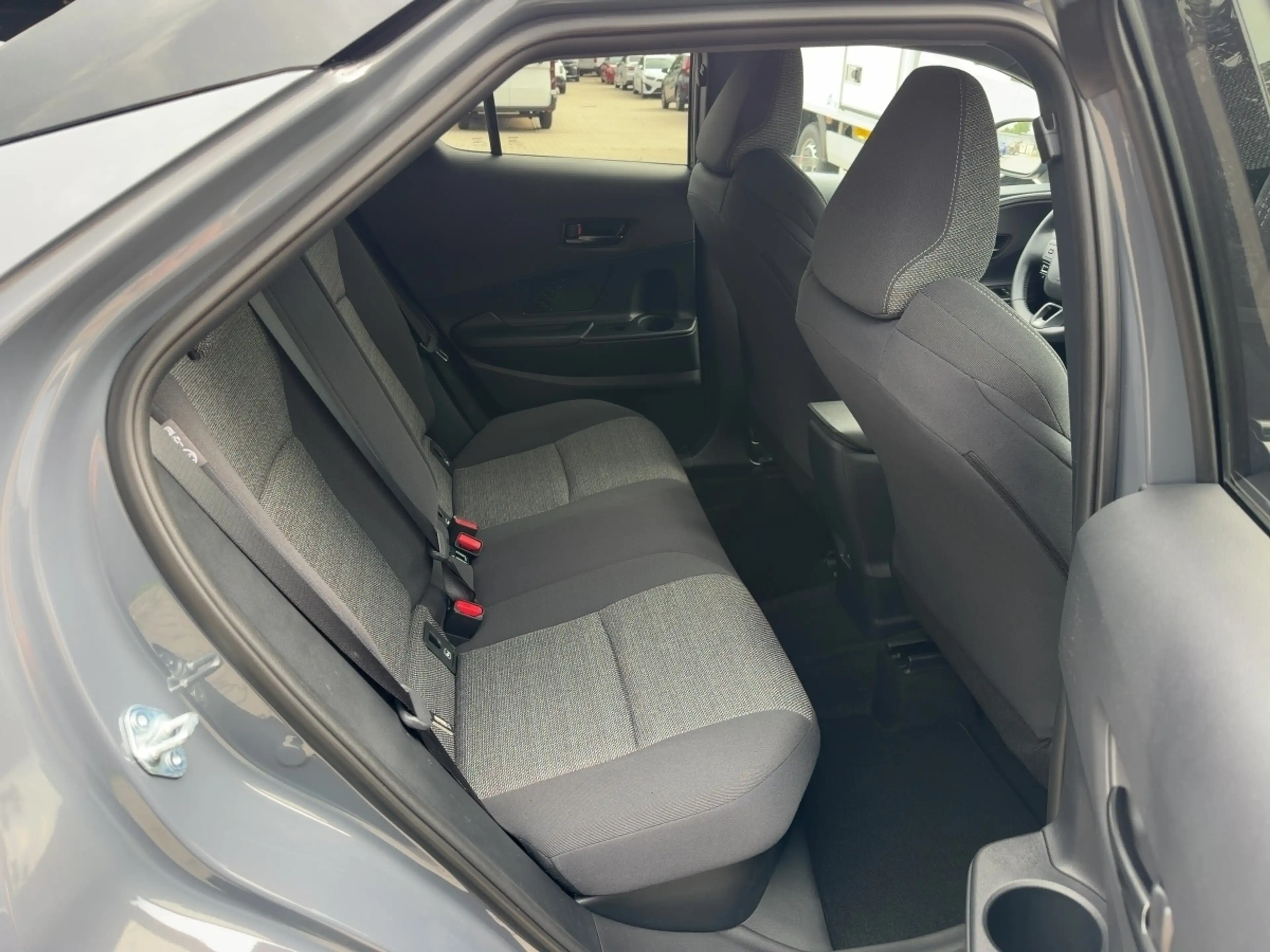 Toyota C-HR 1.8 Hybrid Teamplayer*CARPLAY+KAMERA+PDC+LED*** — photo 11