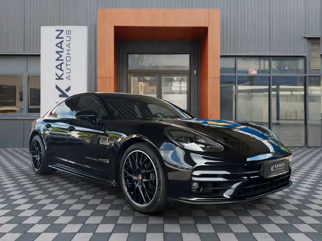 Porsche Panamera view 3