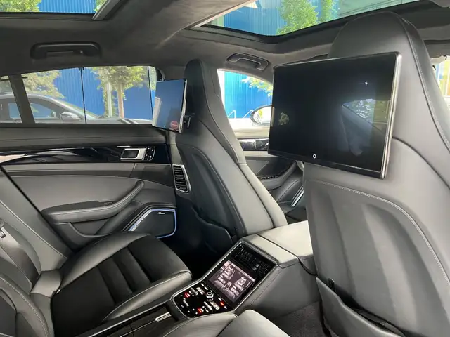 Porsche Panamera view 15