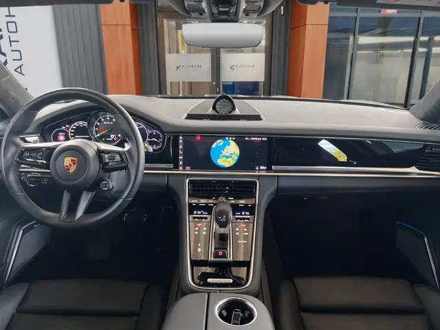 Porsche Panamera view 7