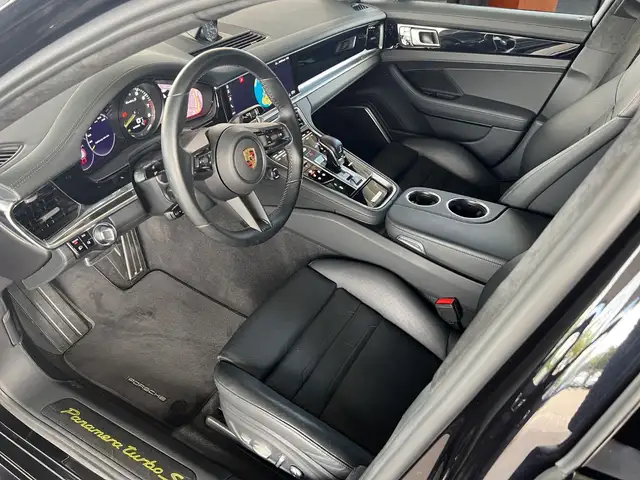 Porsche Panamera view 6