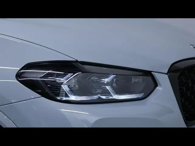 BMW X4 view 9