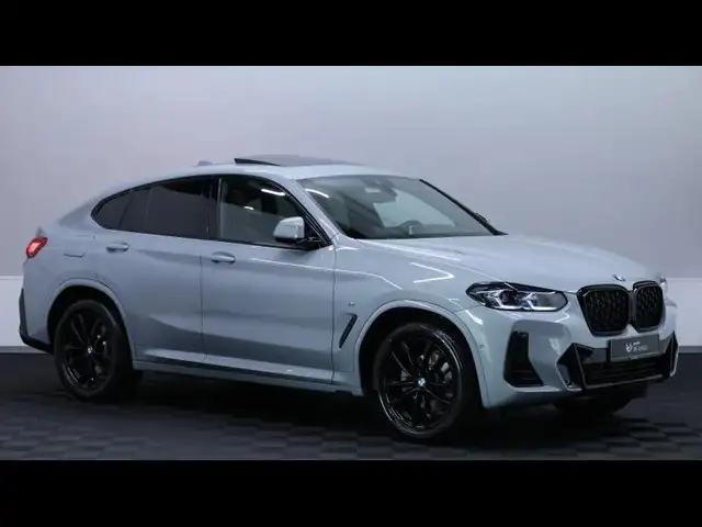 BMW X4 view 3