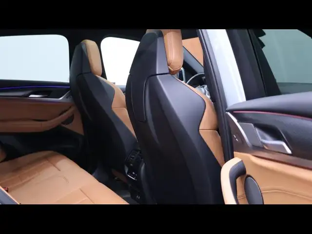 BMW X4 view 14