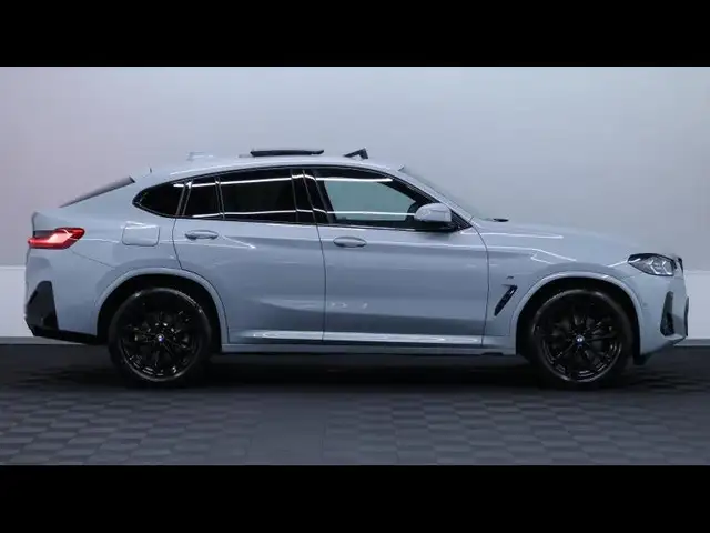 BMW X4 view 4