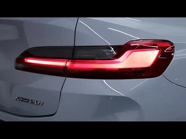 BMW X4 view 10
