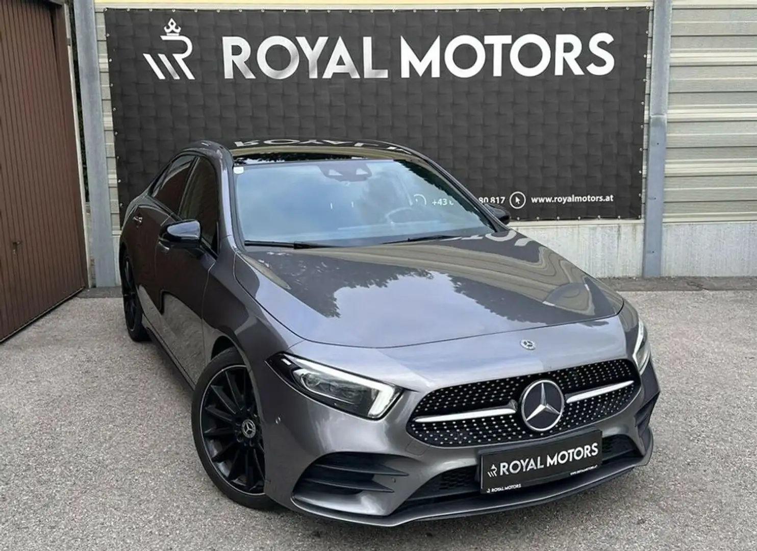 Mercedes-Benz A 180 d/AMG/PANORAMADACH/ Grau - 1