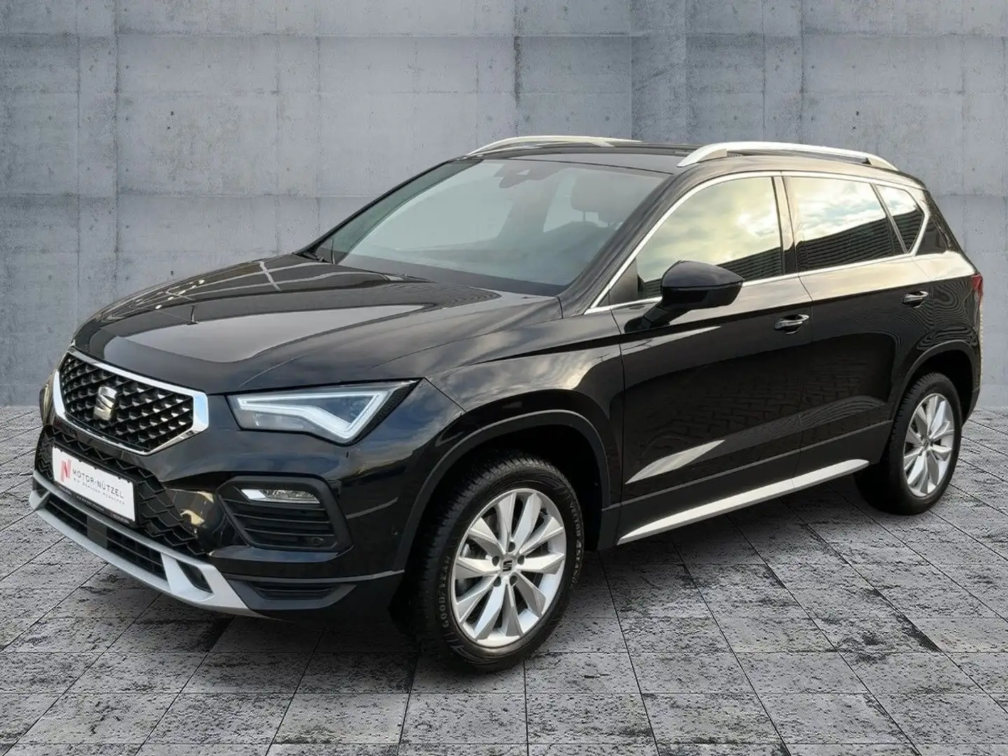 SEAT Ateca 1.5 TSI DSG X-PERIENCE LED+NAV+ACC+SHZ+RFK Schwarz - 2