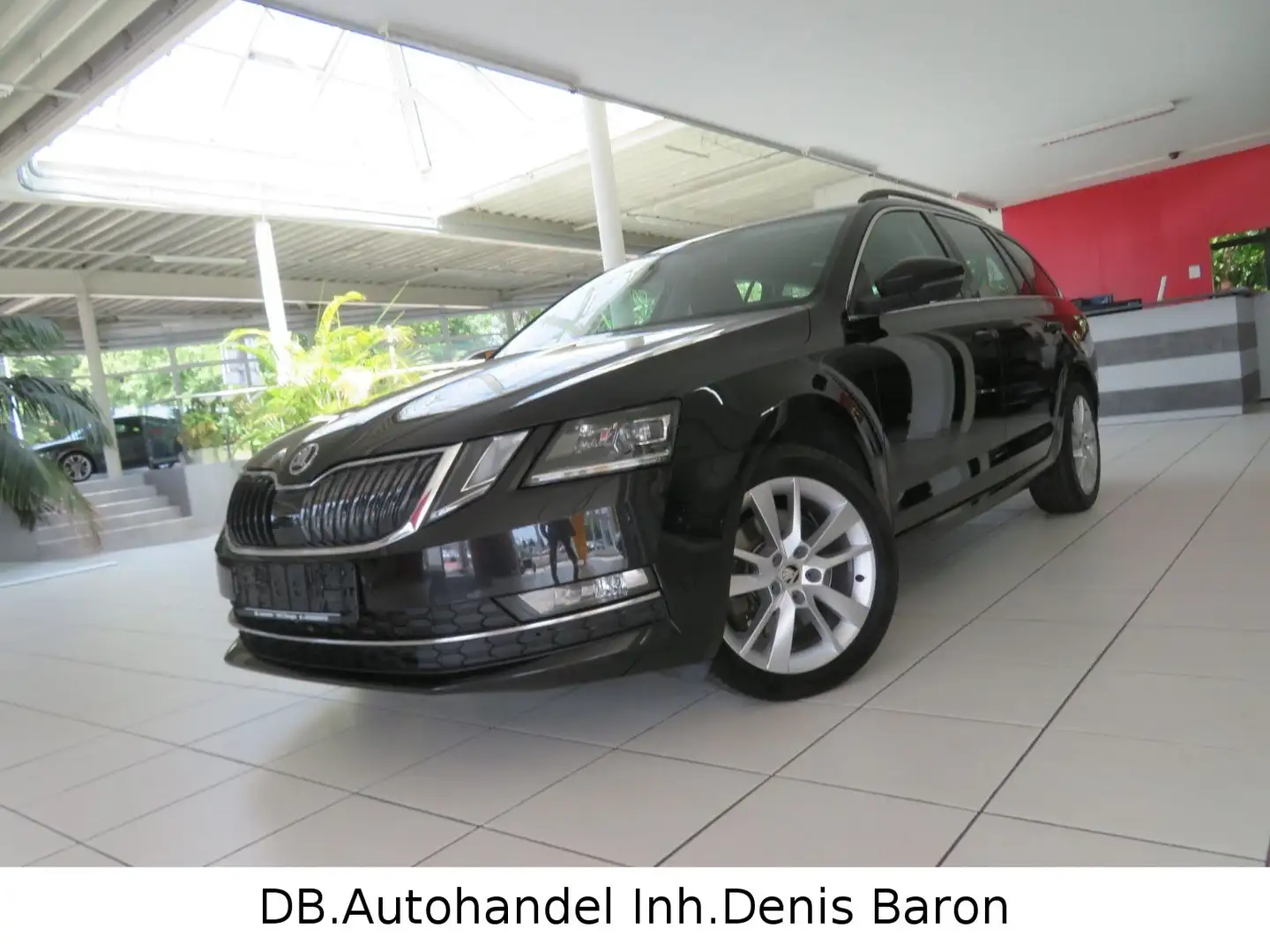 Skoda Octavia Combi Style Aut. Navi LED PDC SHZ Noir - 1