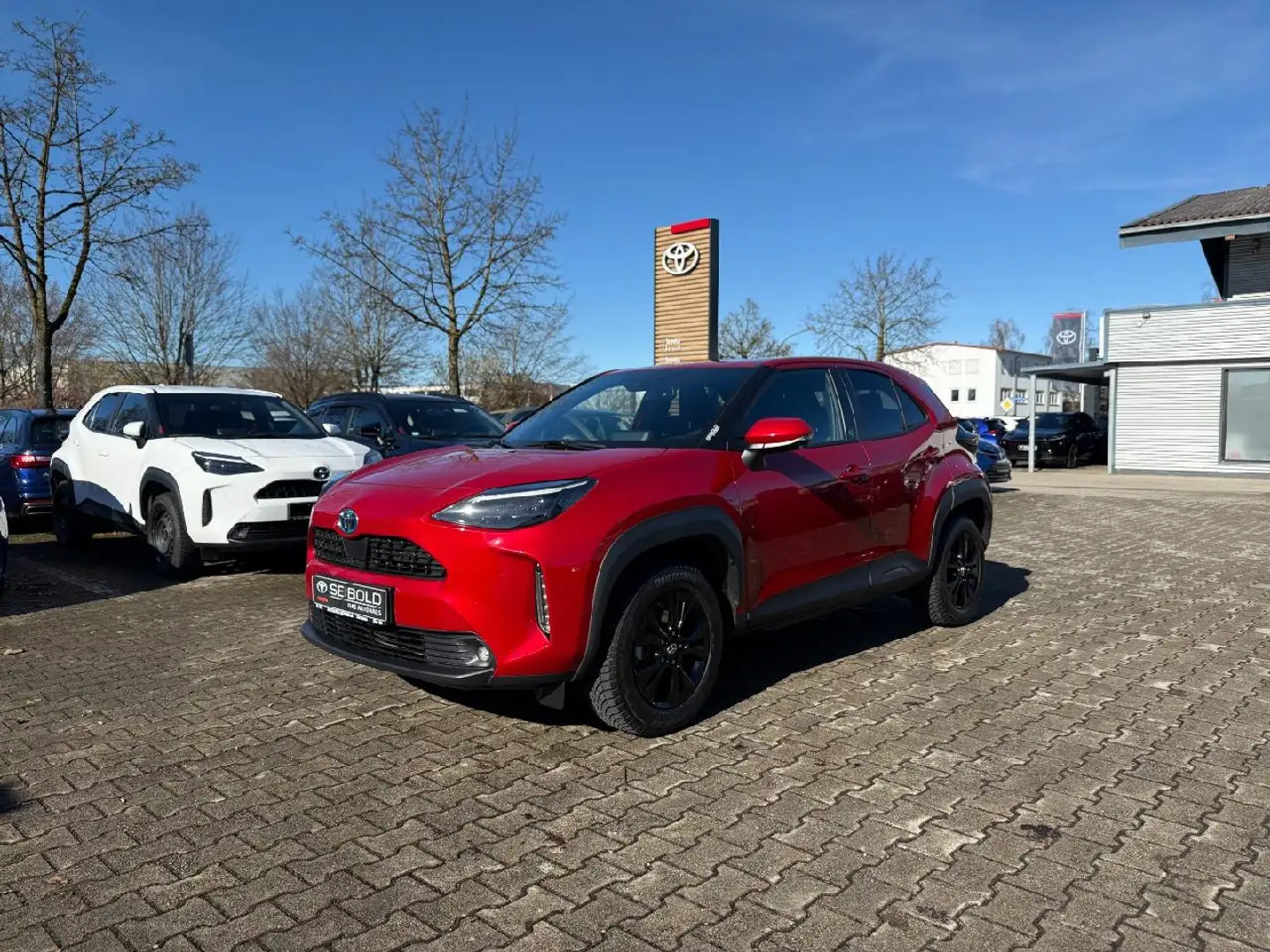 Toyota Yaris Cross Hybrid Team D *Nichtraucherfahrzeug! Rot - 1