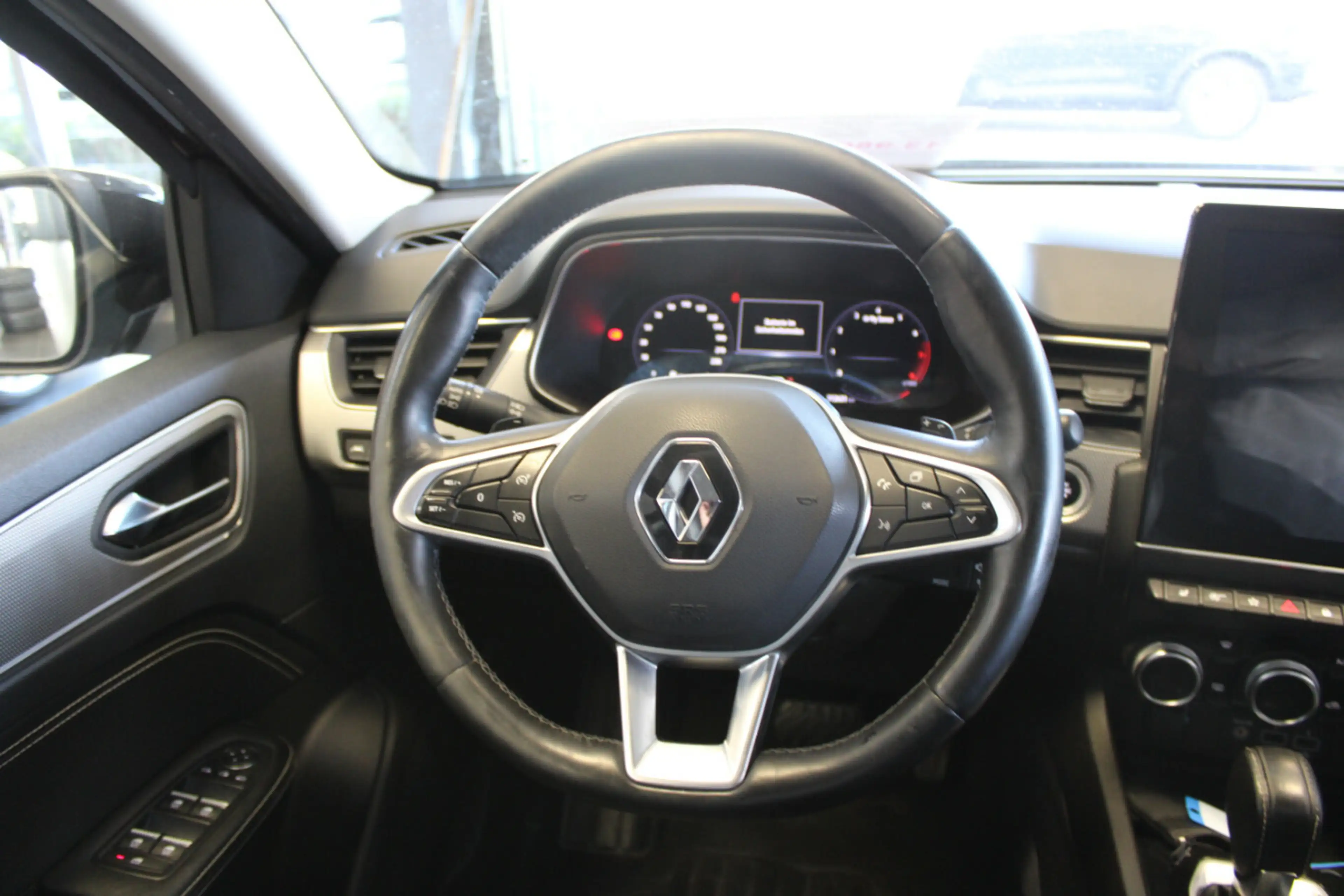 Renault Arkana TCe Mild Hybrid 140 EDC Techno — photo 9