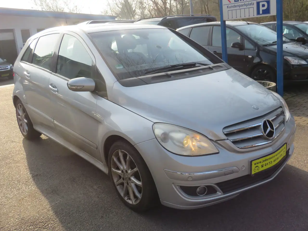 Mercedes-Benz B 200