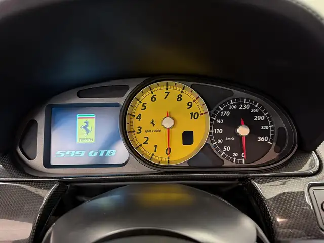 Ferrari 599 599 GTB F1 Carbon Rosso Corsa Racing Seats V12 Ansicht 45