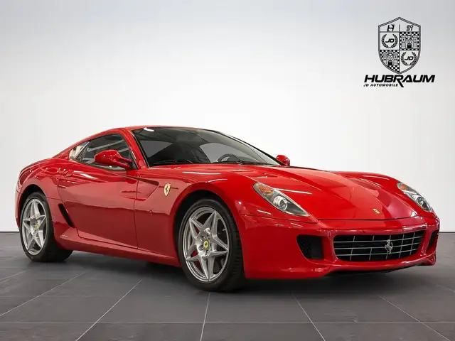 Ferrari 599 view 3